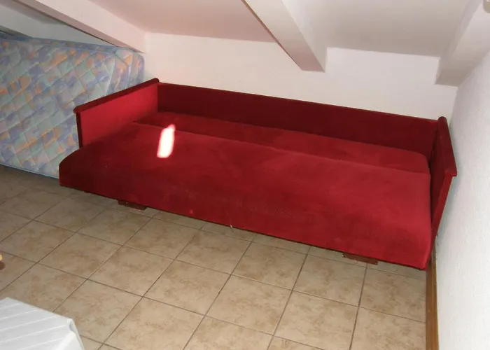 With Parking Spaces Klenovica, Novi Vinodolski - 11028 Apartman Klenovica