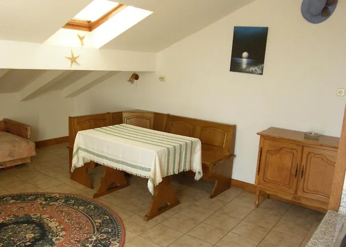 Apartman With Parking Spaces Klenovica, Novi Vinodolski - 11028