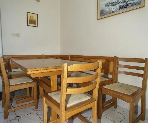 With Parking Spaces Klenovica, Novi Vinodolski - 11028 Apartman Klenovica